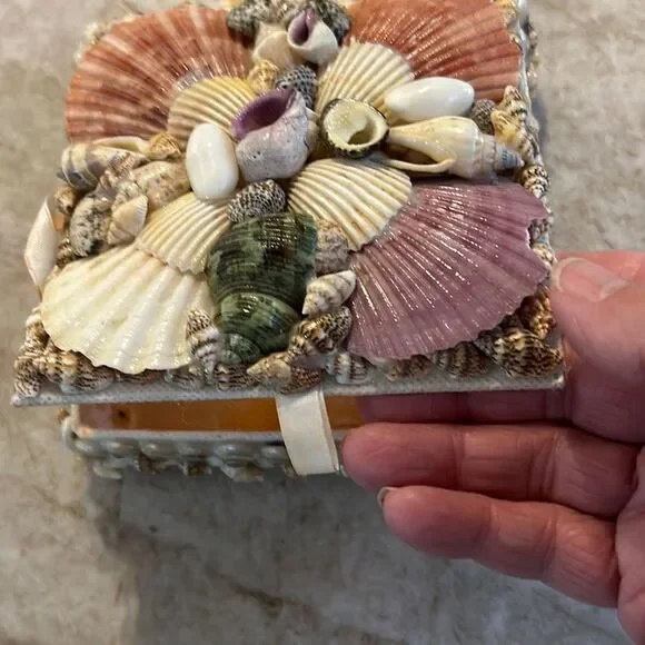 Shell Encrusted Box - Picture 2 of 5